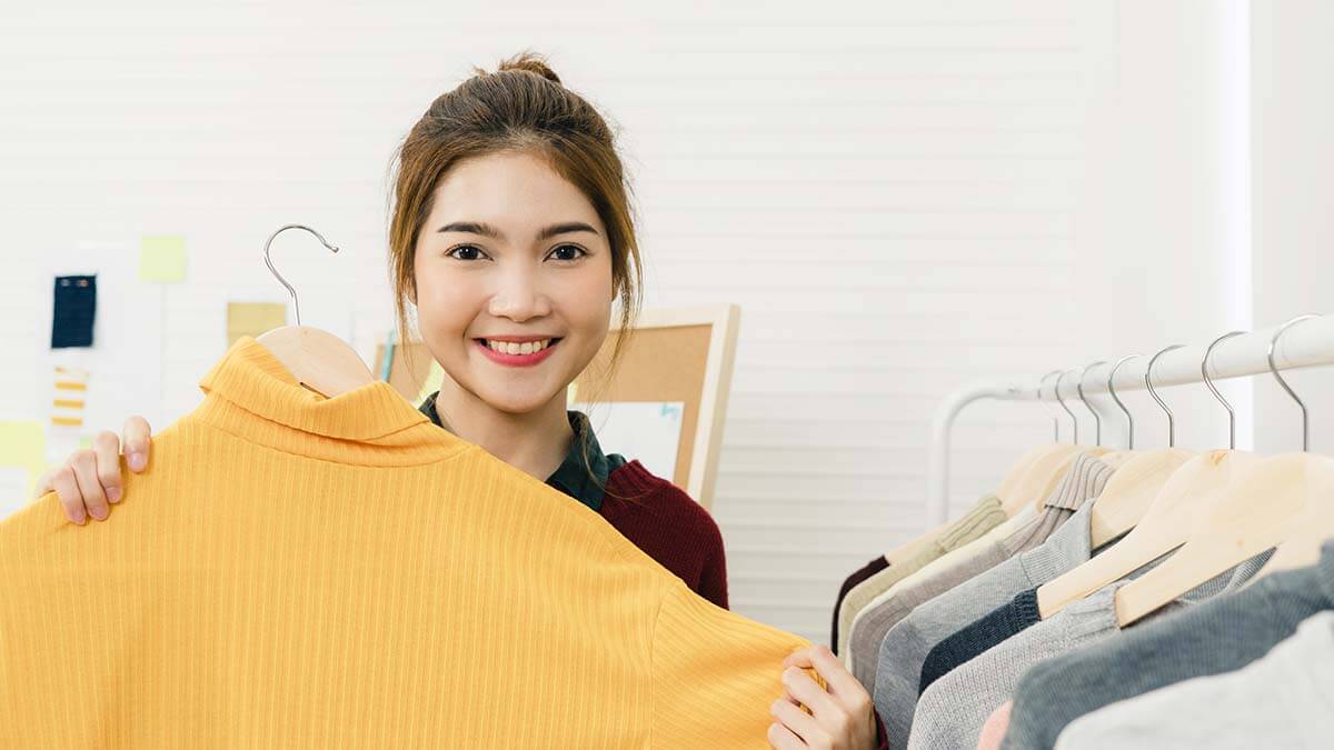 merchant-yellow-shirt